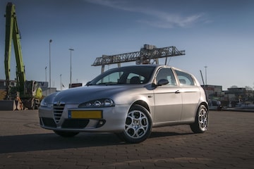 Alfa Romeo 147 1.6 T.Spark 16V Progression (2006)