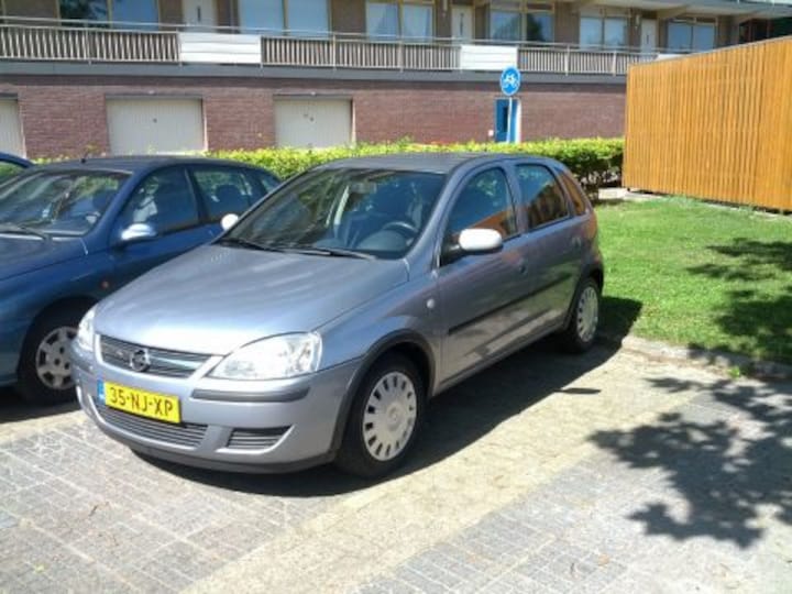 Opel Corsa 1.2-16V Enjoy (2003)