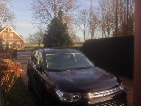 Mitsubishi Outlander PHEV Instyle (2013)