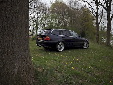 BMW 320i touring (2001)