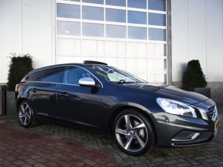 Volvo V60 D5 R-Design (2013)