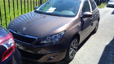 Peugeot 308 Style 1.2 PureTech 110 (2015)