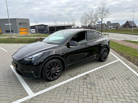 Tesla Model Y Long Range AWD (2023)