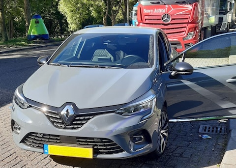 Renault Clio TCe 100 Initiale Paris