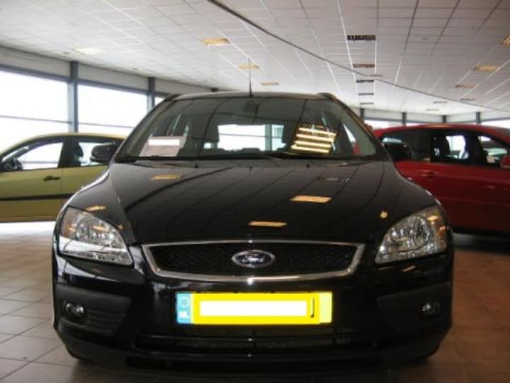 Ford Focus Wagon 1.6 16V Ghia (2005)