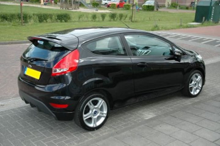Ford Fiesta 1.6 Sport (2011)
