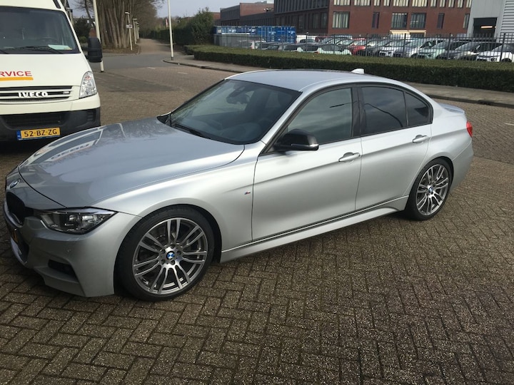 BMW 328i High Executive (2012)