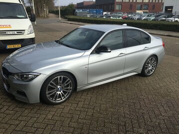 BMW 328i High Executive (2012)
