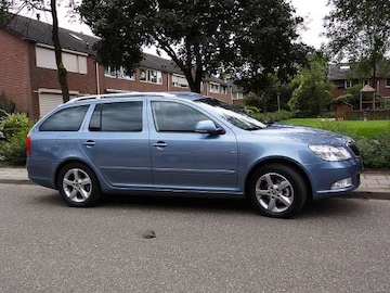 Skoda Octavia Combi 1.6 TDI Greentech Elegance Bus. (2011)