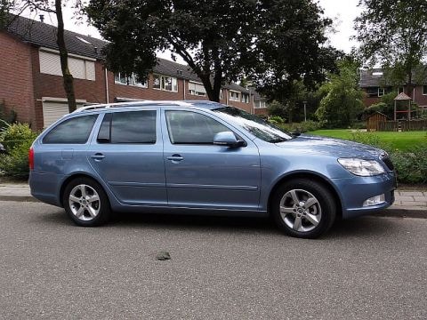 Skoda Octavia Combi 1.6 TDI Greentech Elegance Bus. (2011)