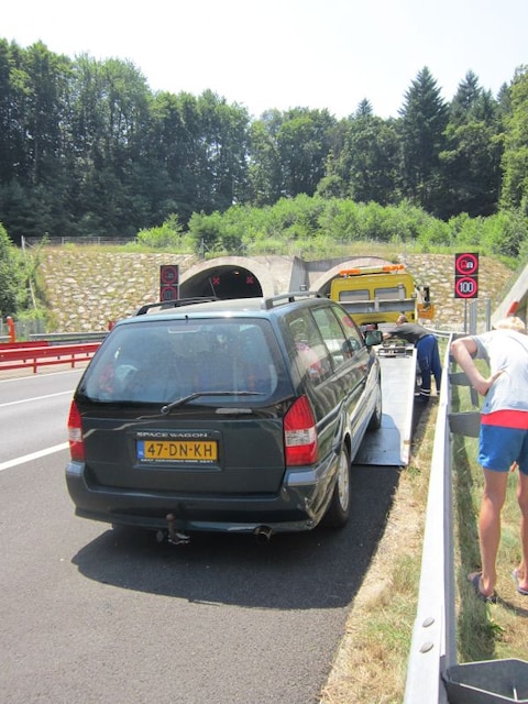 Mitsubishi Space Wagon 2.4 GLXi