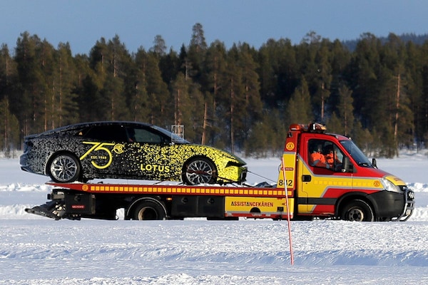 Spyshots Lotus sedan