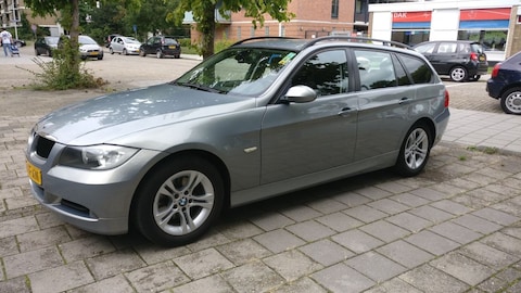 BMW 318i Touring Executive
