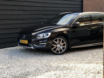 Volvo V60 D6 AWD Plugin-Hybrid Summum (2015)