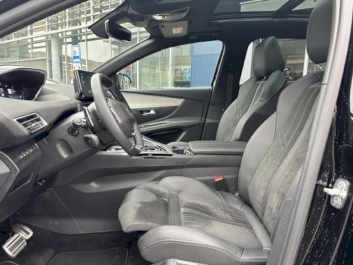 Peugeot 3008 GT HYbrid 225 (2023)