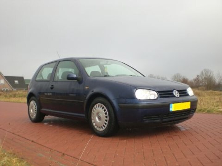 Volkswagen Golf 1.6 (1999)
