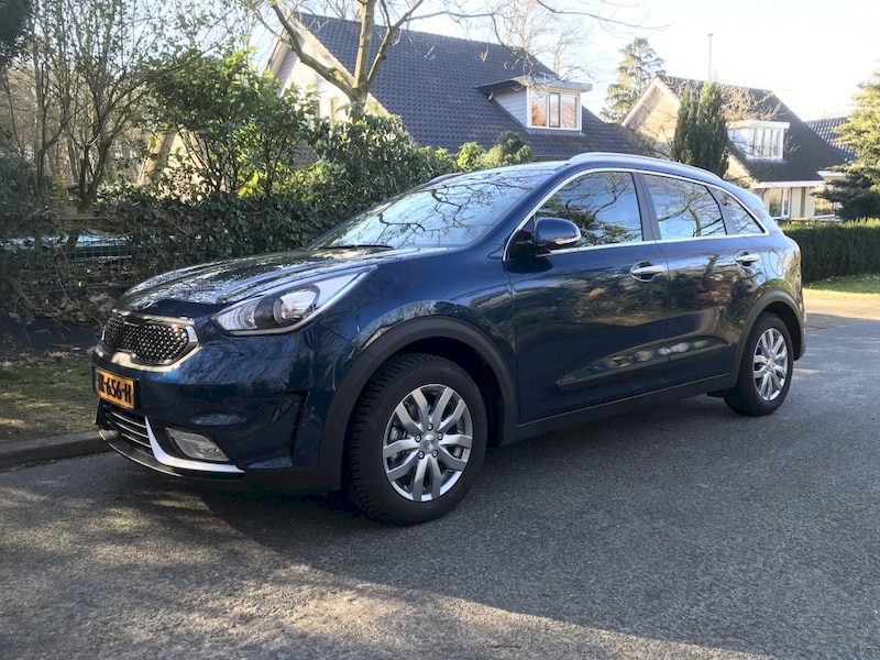 Kia Niro 1.6 GDi Hybrid DynamicLine (2018)