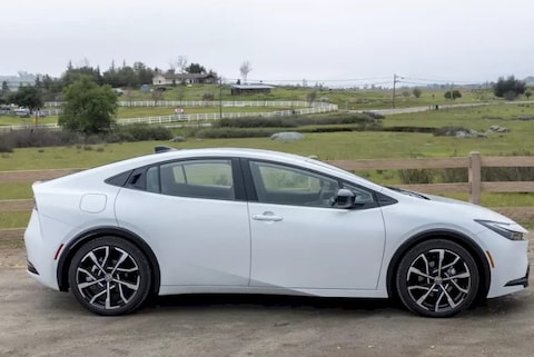 Toyota Prius 2.0 Plug-in Hybrid Executive