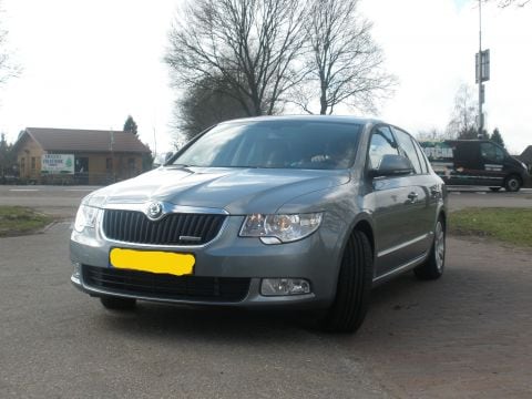 Skoda Superb 1.6 TDI Greenline Comfort Businessline (2011)