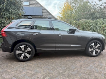 Volvo XC60 T6 Plug-in Hybrid AWD Plus (2024)