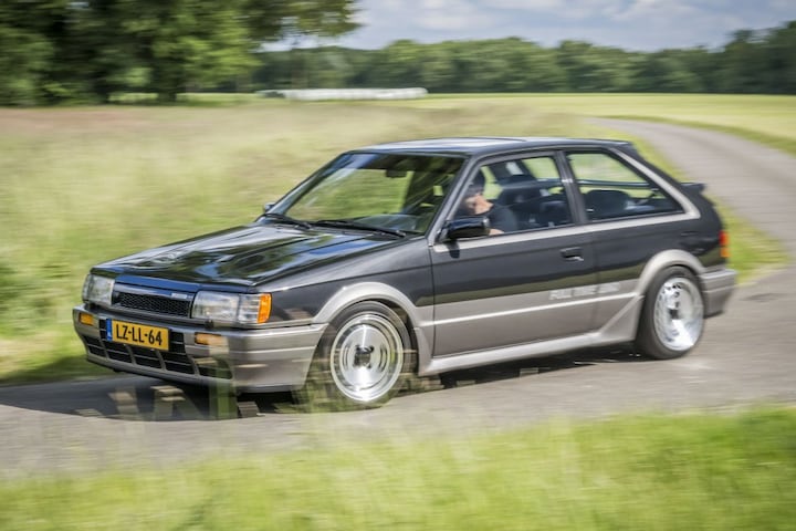 Mazda 323 Formule 4