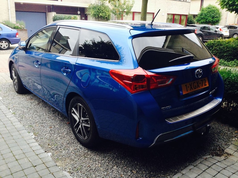 Toyota Auris Touring Sports 1.8 Hybrid Lease Plus (2014)