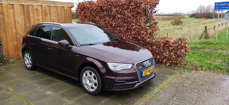 Audi A3 Sportback 1.4 TFSI e-tron Attraction Pro Line + (2015)