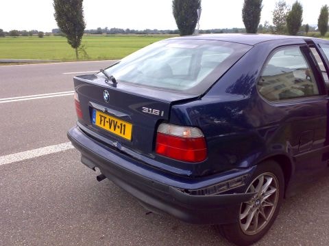 BMW 316i Compact Executive (1998)