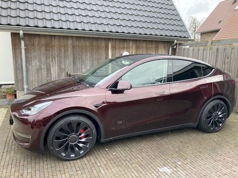 Tesla Model Y Performance AWD (2023)