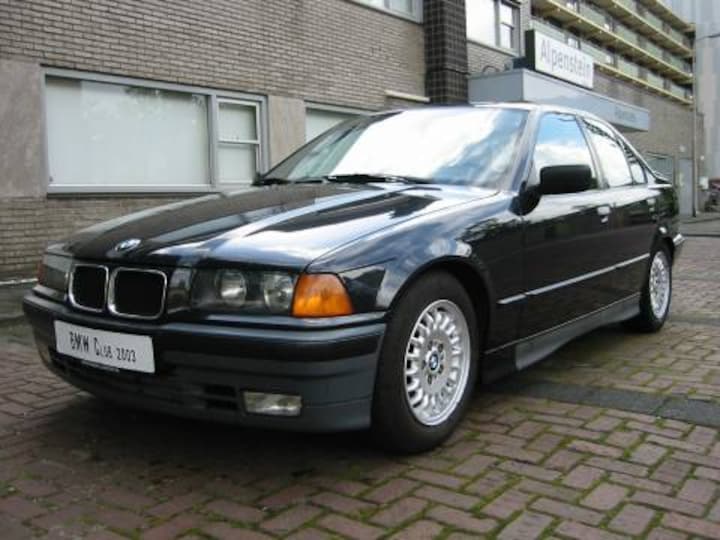 BMW 318i (1993)