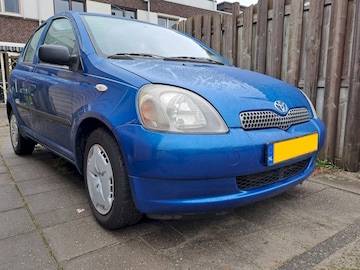Toyota Yaris 1.3 16v VVT-i Linea Luna (2002)