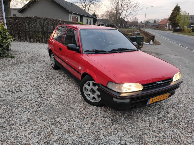 Toyota Corolla 1.3 XL (1989)
