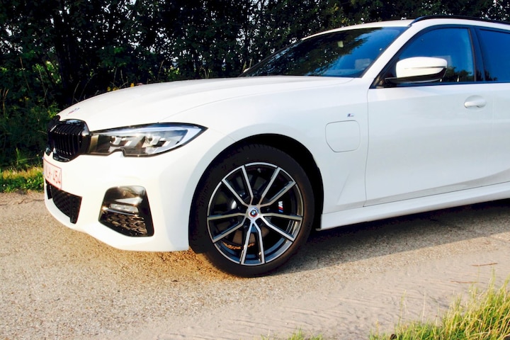 BMW 330e Touring Business Edition Plus (2022)