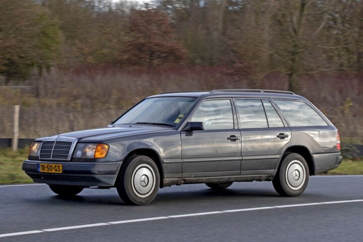 Mercedes-Benz W124 200T