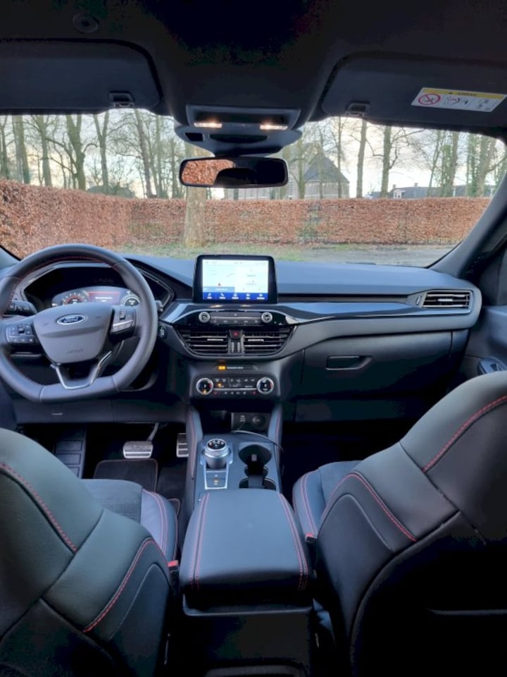 Ford Kuga 2.5 PHEV ST-Line X (2022)