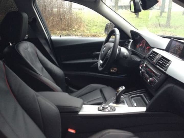 BMW 328i Touring High Executive (2012)