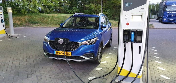 MG ZS EV Luxury (2019)