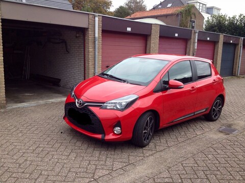 Toyota Yaris 1.3 VVT-i Dynamic (2015)