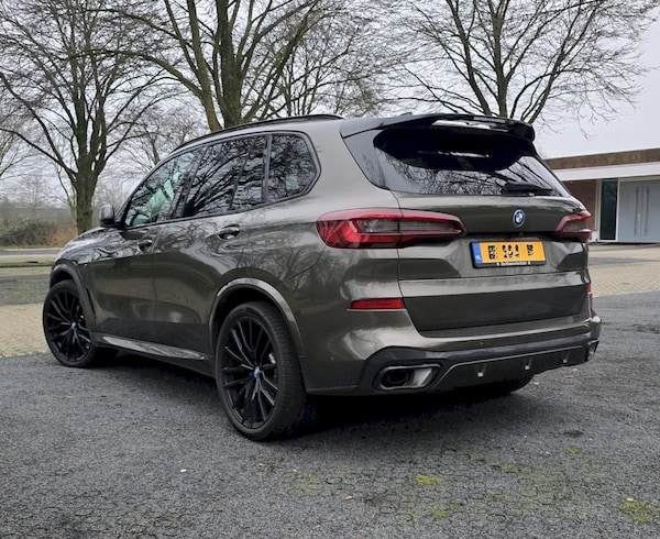 BMW X5 xDrive45e (2023)
