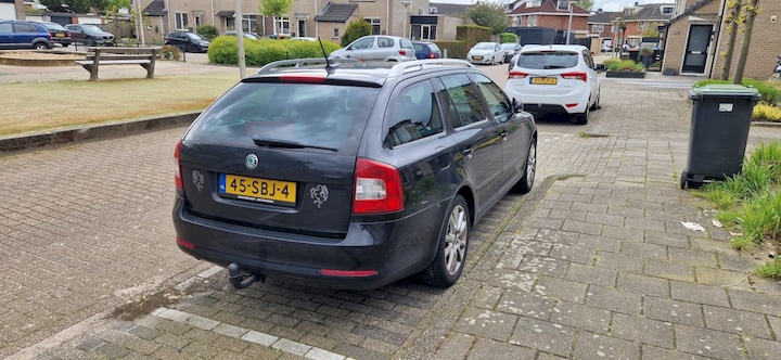 Skoda Octavia Combi 1.6 TDI Greentech Elegance Bus. (2011)