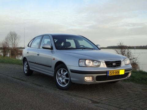 Hyundai Elantra 2.0i Executive (2001)