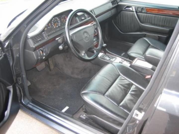 Mercedes-Benz E 420 (1993)