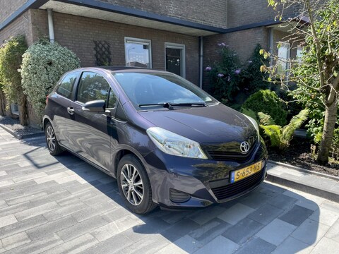 Toyota Yaris 1.0 VVT-i Acces