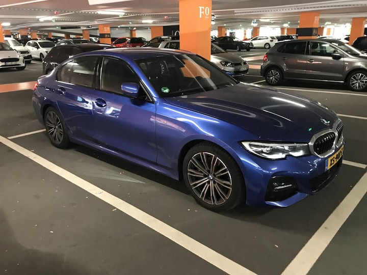 BMW 330i (2019)