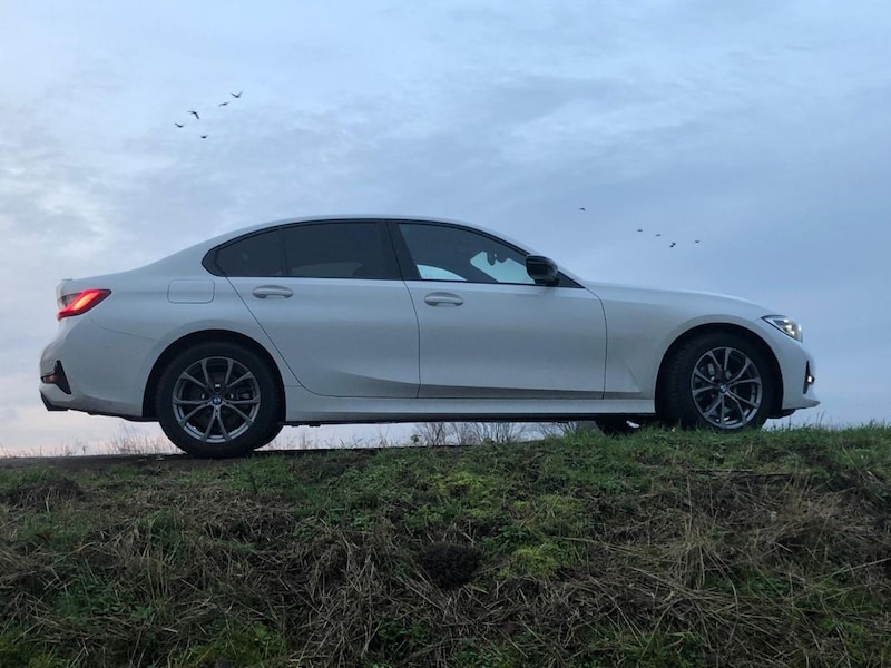 BMW 320i Corporate Executive (2019)