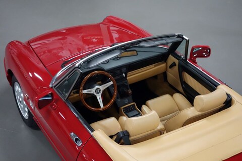 Alfa Romeo Spider 2.0