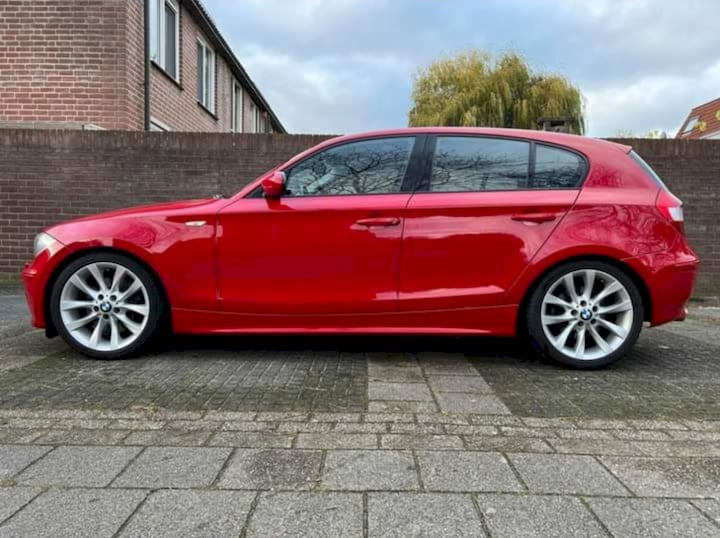 BMW 130i High Executive (2006)