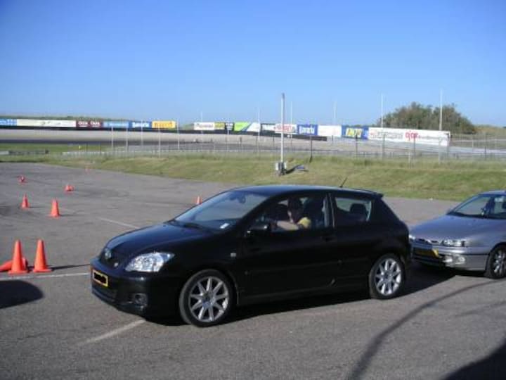 Toyota Corolla 1.8 16v VVTL-i T Sport (2005)