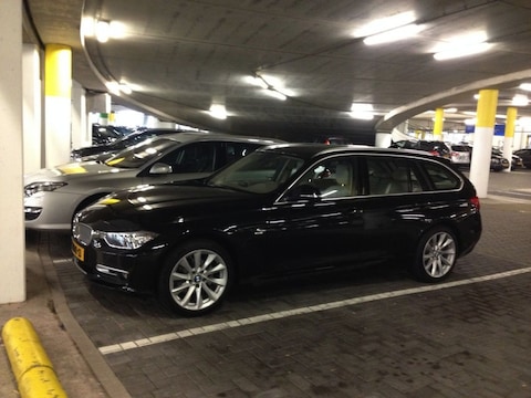 BMW 316i Touring Executive (2014)