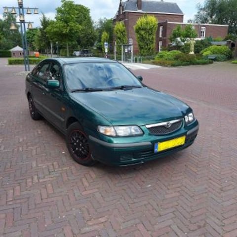 Mazda 626 1.8i GLX (1998)